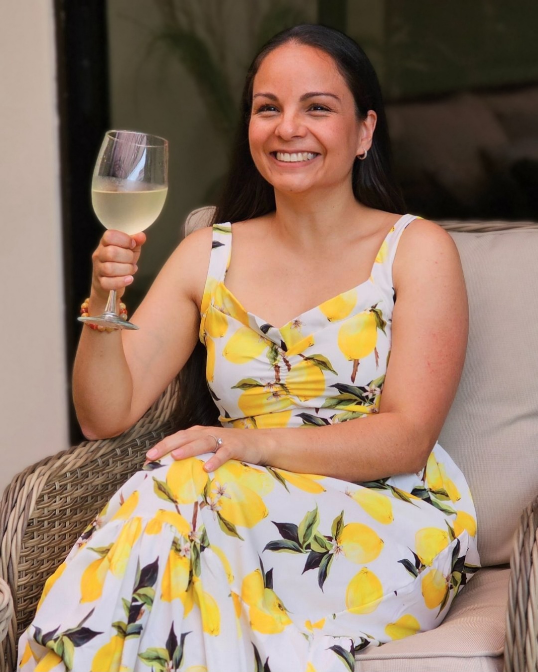 Vestido de verano ligero y fresco, ideal para la playa o días soleados.